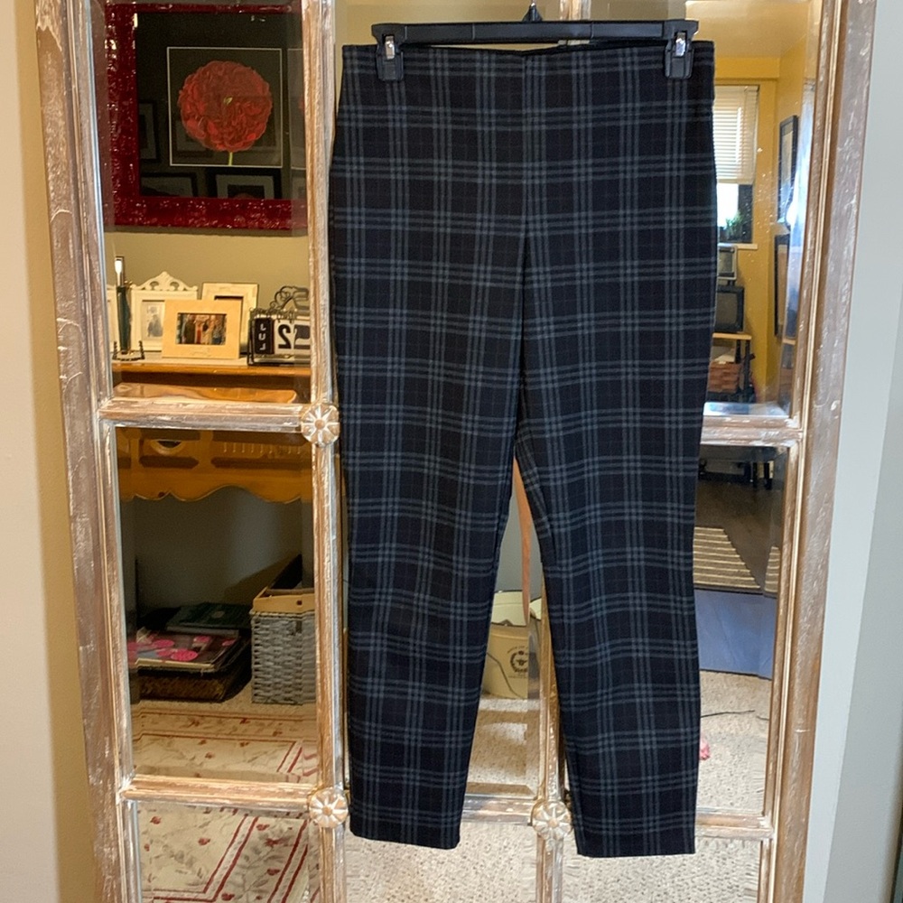Max Studio Plaid Pull On Pants. Size Large